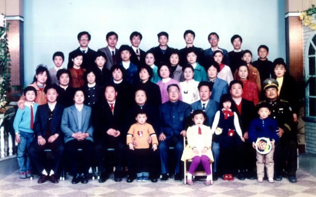 慶建國75周年 憶公交歲月 三代公交人 賡續(xù)公交情