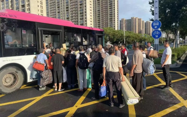 護送14870名務工者，公交人以溫暖之舉守護每一份安全