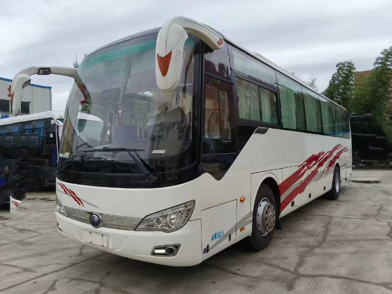 2017年8月 非營運50座國五宇通6116中門暖氣車