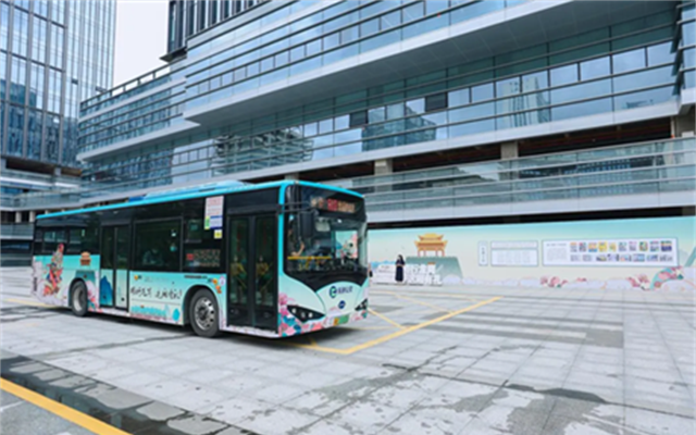 坐上公交感受城市溫度，這兩條線你不能錯過！