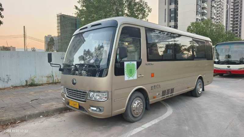 2021年11月 國(guó)六17座宇通T7旅游車(chē)