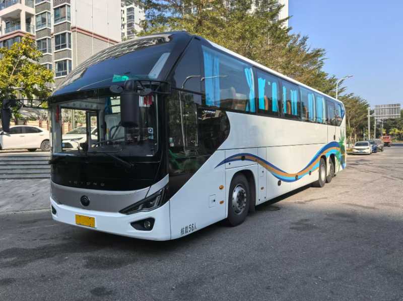 2023年12月 多臺最新款56座后吊輪雙橋宇通C13氣囊旅游車