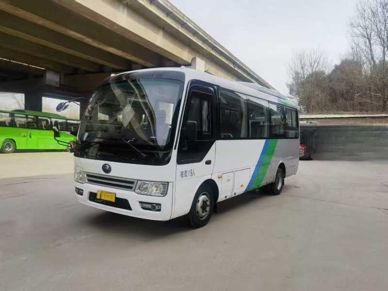 2021年11月 兩臺(tái)國(guó)六雙檔19座宇通6729旅游車  