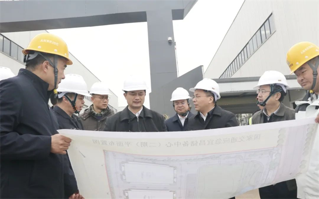 鐘芝清廳長調研宜昌交通項目建設