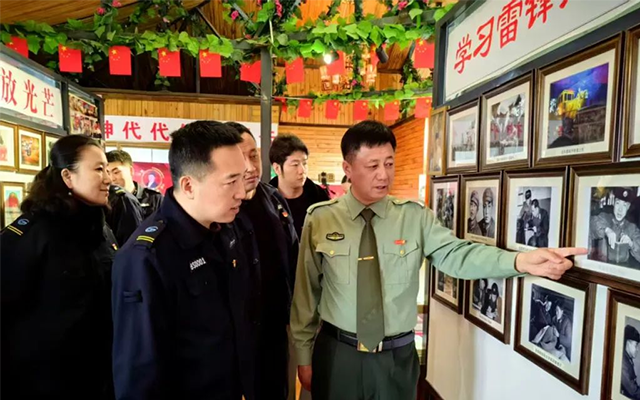 長春公交集團巴士公司黨委開展“學雷鋒主題教育”實踐活動