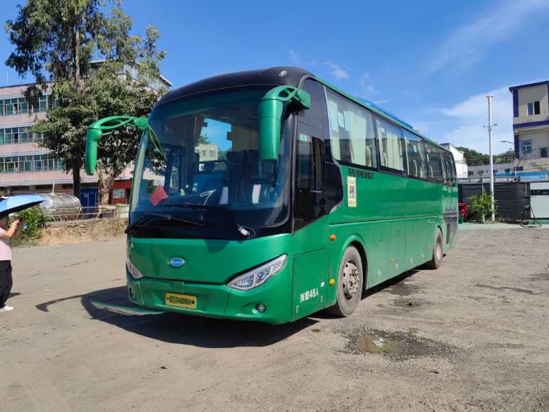 2019年4月上牌48座南京開(kāi)沃6117氣囊旅游新能源電車(chē)