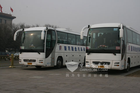 新月聯(lián)合的宇通兩會(huì)服務(wù)用車(chē)
