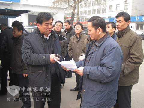在濟南公交總公司進行混合動力客車現場評審