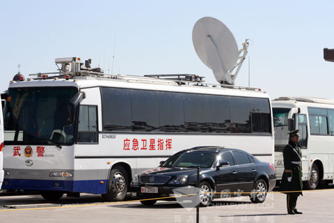 莊嚴威武的大金龍兩會保障用車