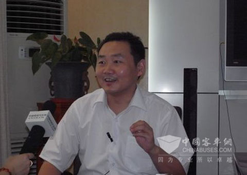安凱客車副總經理汪先鋒接受記者采訪