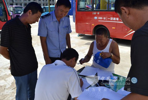 “一汽客車 為你而行”走進通榆