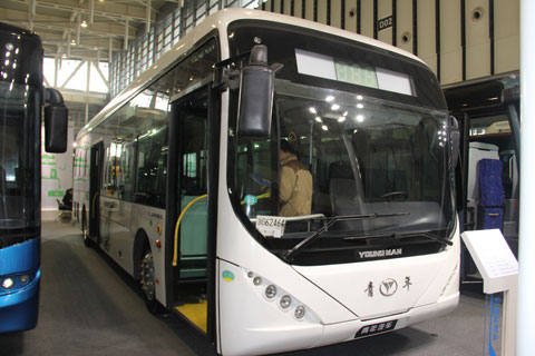 2012 CIBC年度最具影響力新能源客車獎得主——增程式超級電容城市客車JNP6122UC