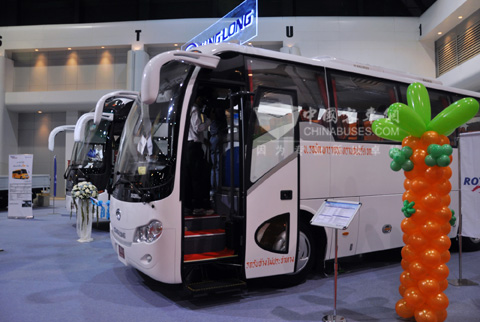 大金龍兩款展車亮相泰國