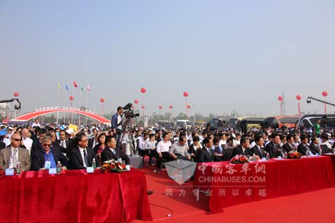 亞星星標(biāo)準(zhǔn)客車發(fā)布現(xiàn)場(chǎng)