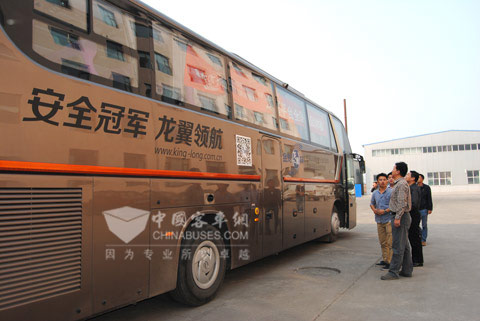 長治汽運的領導親自試乘加載龍翼平臺的大金龍客車