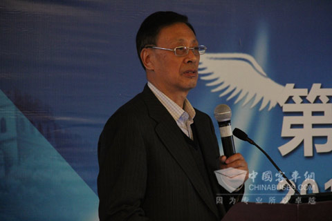 姚明德就當前道路運輸車輛的科技節能、減排技術發表觀點