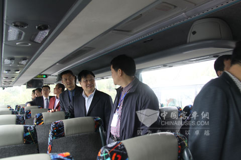 領(lǐng)導(dǎo)參觀車輛