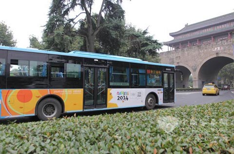 2014南京青奧會大金龍通勤公交車