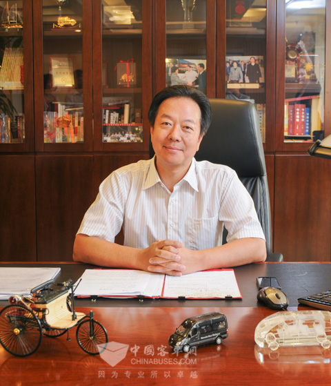 廈門金龍汽車集團董事長廉小強