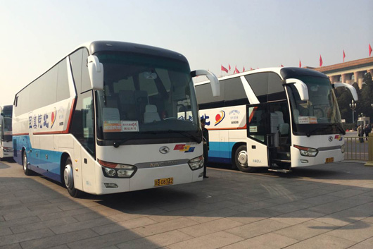 龍威車擔負會議期間各地參會代表及兩會媒體記者的通勤任務