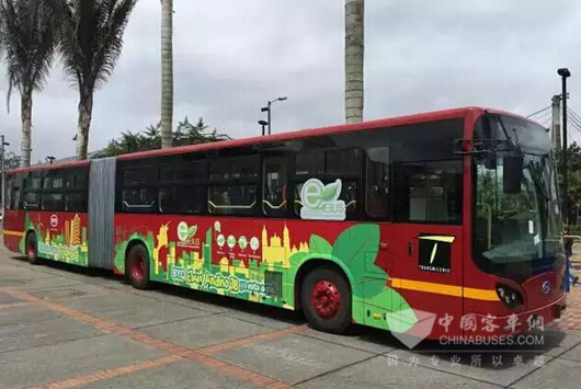 比亞迪18米純電動大巴