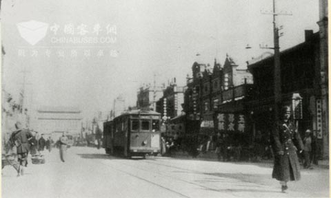 民國(guó)時(shí)期前門的當(dāng)當(dāng)車