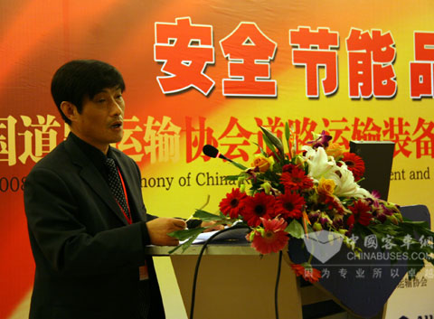 南京長客集團工業公司辦公室主任陳南平