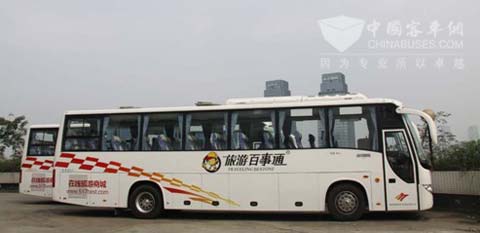 重慶旅景旅游公司營(yíng)運(yùn)的大金龍客車