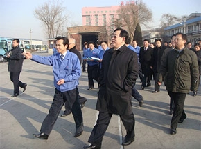 兵器裝備集團公司總經理徐斌一行視察長安客車