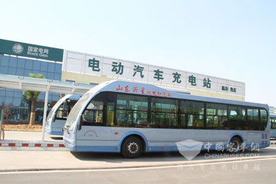 中文純電動公交助力綠色臨沂