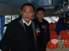 聊城市政府副秘書長葉曉旻、聊城市教育局副局長李正考察中通專用校車