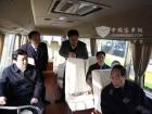 福建省委書記尤權（右一）試乘金旅純電動考斯特