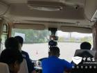 0-80公里加速測試，記者視角。精裝V8汽油發動機，運轉平順，乘客完美體驗動中有靜。