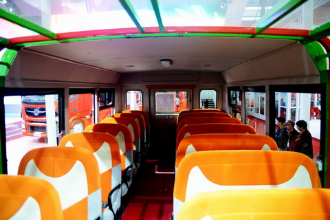 東風(fēng)EQ6100S4D1專(zhuān)用校車(chē)