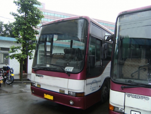 低價出售兩臺98年6月西沃B10M，發(fā)動機剛做過大修，車況非常好，座位47座