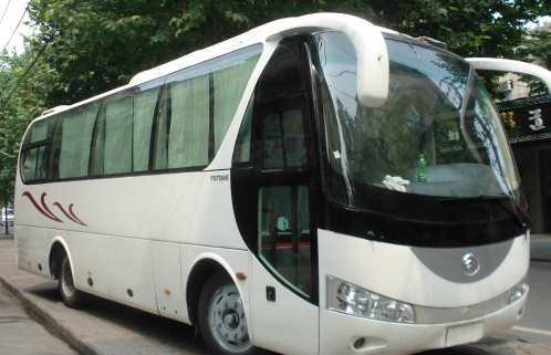 30坐宇通ZK6831HE04年9月車公路客運下線賣9萬