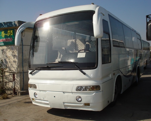出售05年39座東風客車