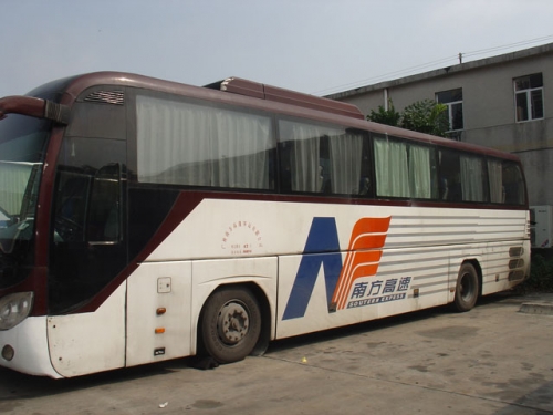 低價出售03年11月宇通ZK6120H曼客車,座位42座,帶緩速器
