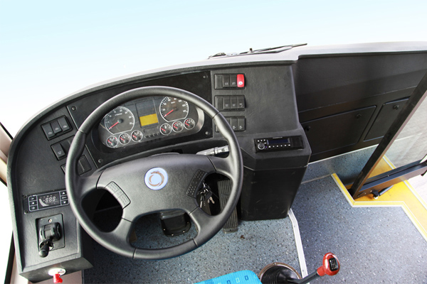 申龍SLK6779USD5公交車（柴油國(guó)五14-28座）