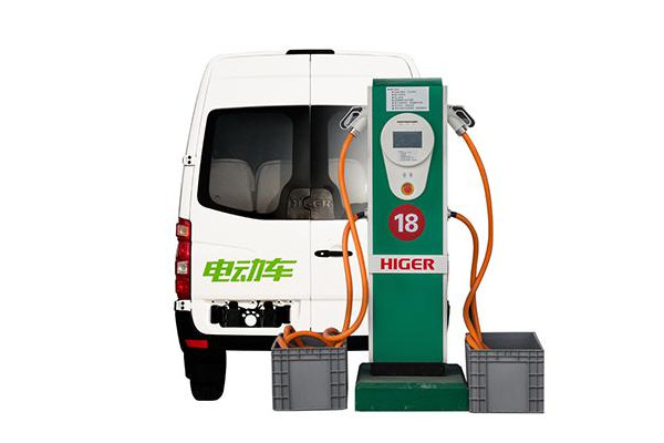 海格KLQ6601BEV2多功能商務(wù)車（純電動10-16座）