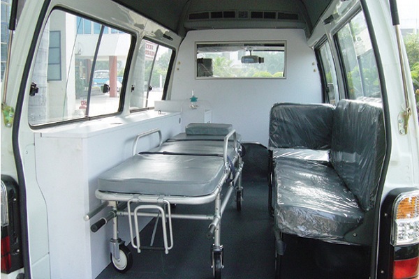 金旅XML5036XJH65救護車（汽油國五5-7座）