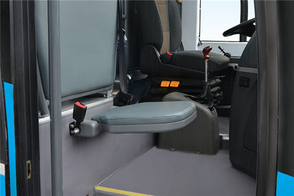 金龍XMQ6113BYBEVL2客車（純電動24-64座）