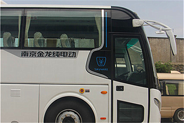 南京金龍NJL6117BEV8客車(chē)（純電動(dòng)24-53座）