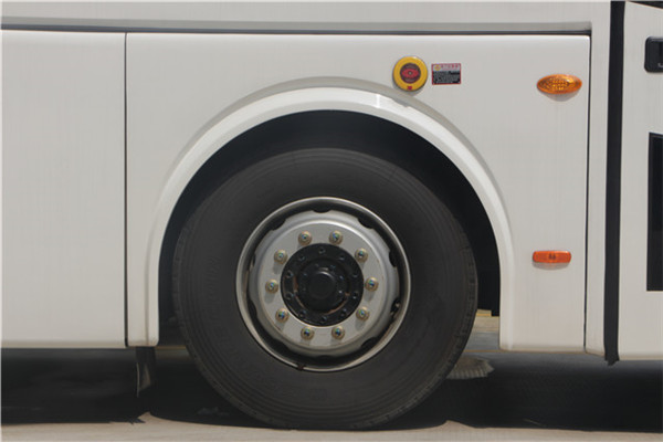 南京金龍NJL6117BEV8客車(chē)（純電動(dòng)24-53座）