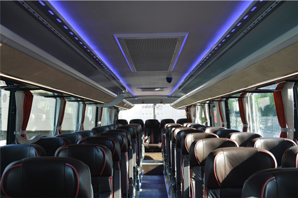 金龍XMQ6127BYD6C客車(chē)（柴油國(guó)六24-56座）