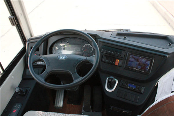 東風旅行車EQ6811LACBEV2客車（純電動24-36座）