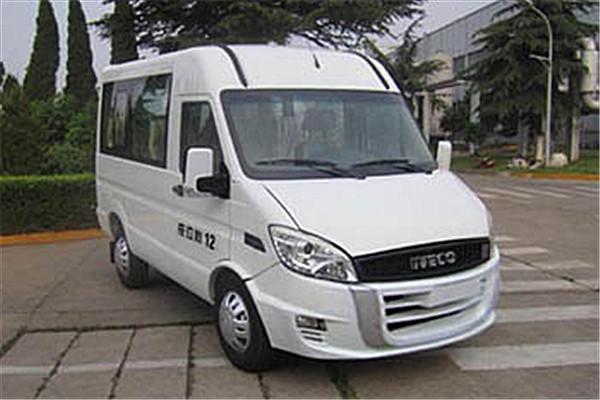 南京依維柯NJ6495DCY客車（柴油國五10-11座）