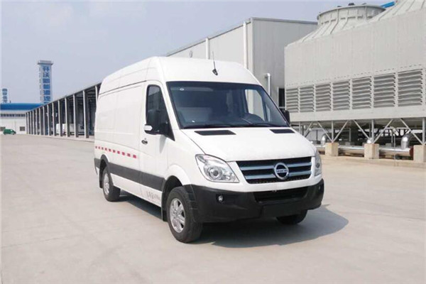 南京金龍NJL5040XXYBEV8廂式運(yùn)輸車（純電動2座）