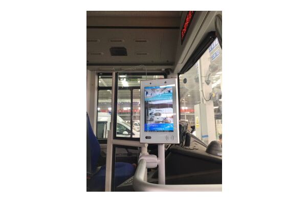 福田歐輝BJ5180XYLEV醫療車（純電動2-9座）
