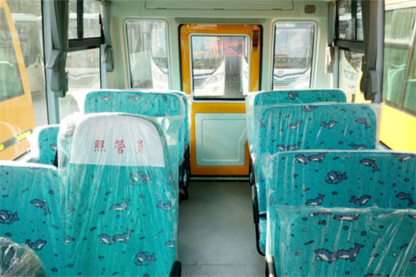 華新HM6570XFD5XS小學生專用校車（柴油國五10-19座）